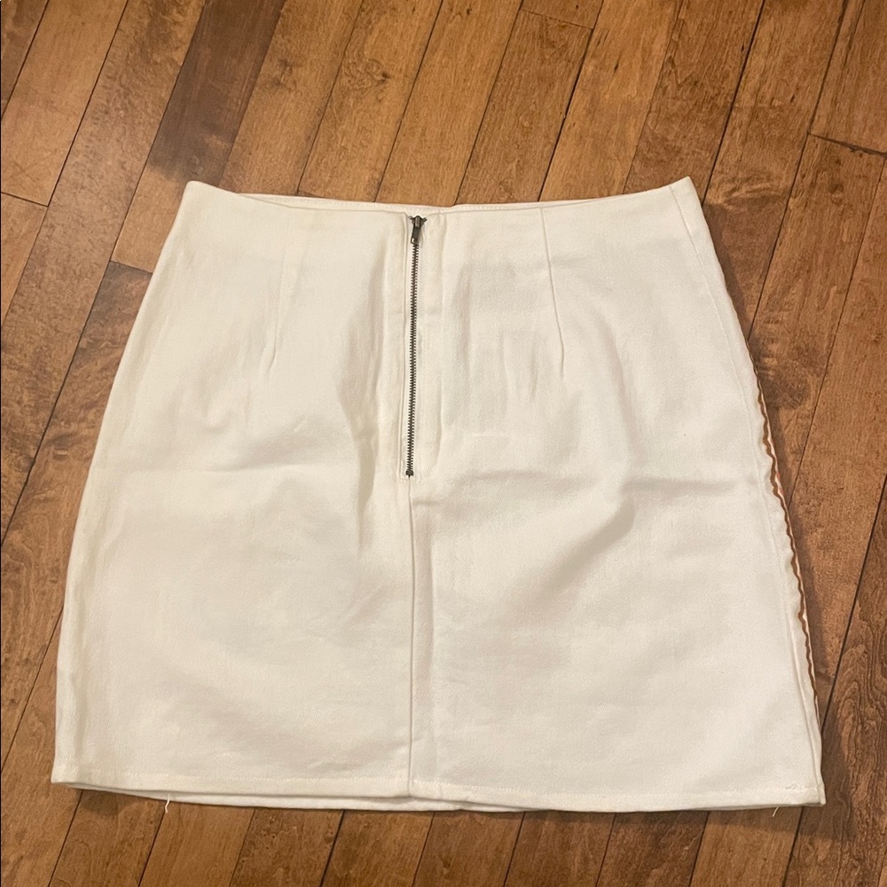 Francesca’s Mi Ami embroidered mini skirt - Picture 5 of 6